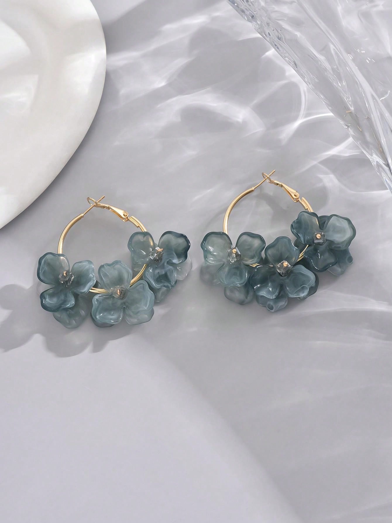 1pair Simple Exaggerated Geometric 3d Flower Earrings